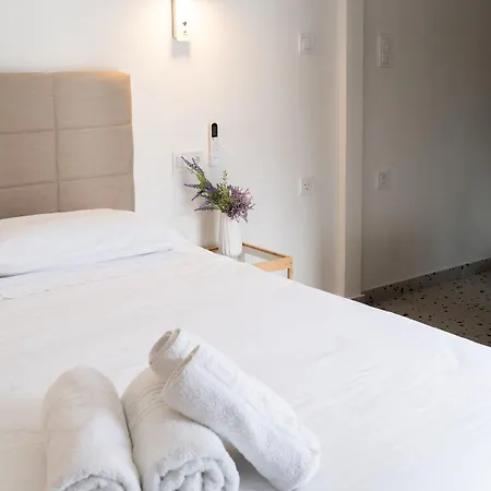 Nueve Mini There's No Place Like