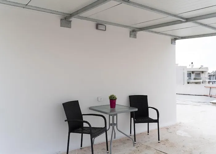 Nueve Mini There's No Place Like Patras